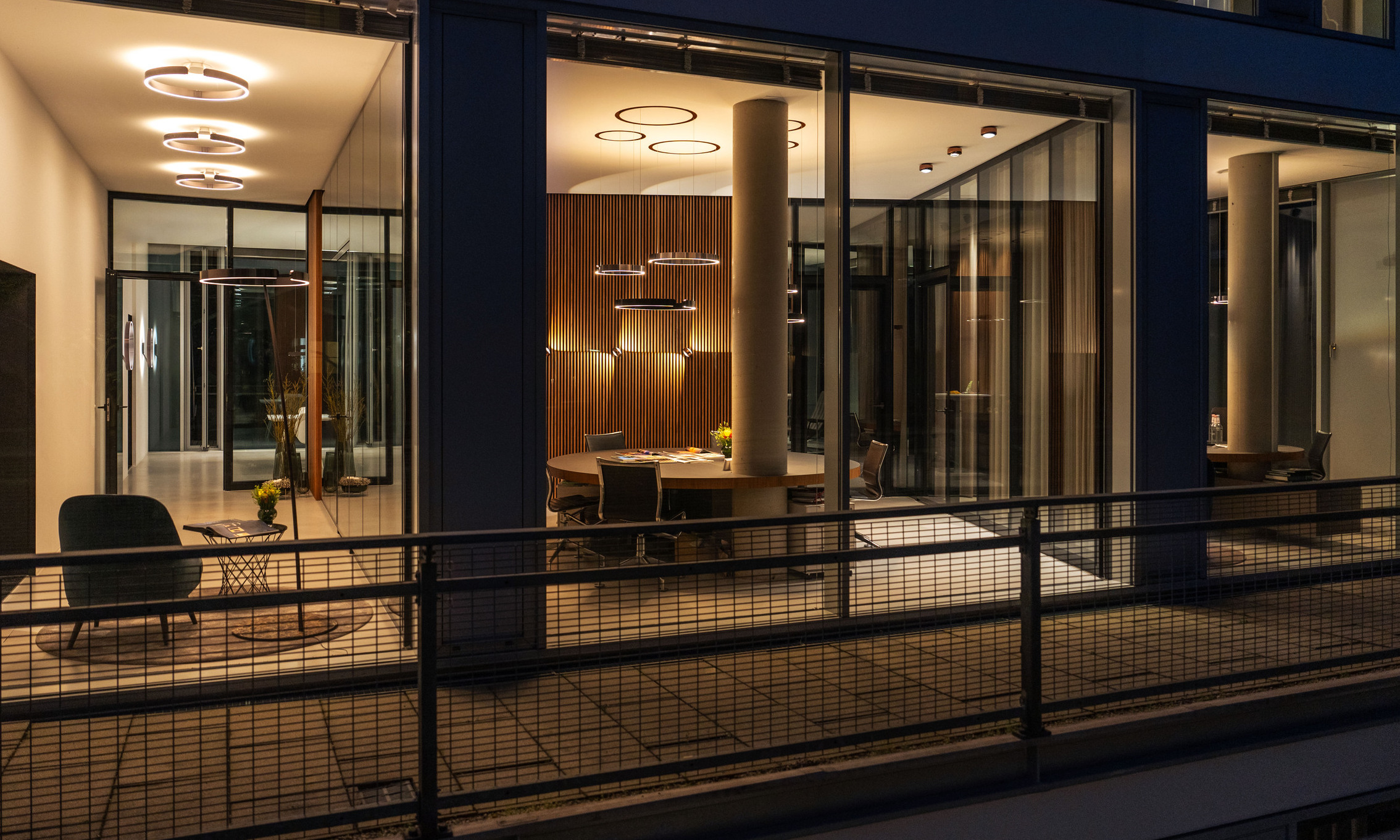 Occhio Büro München Räume Leuchten modern rund