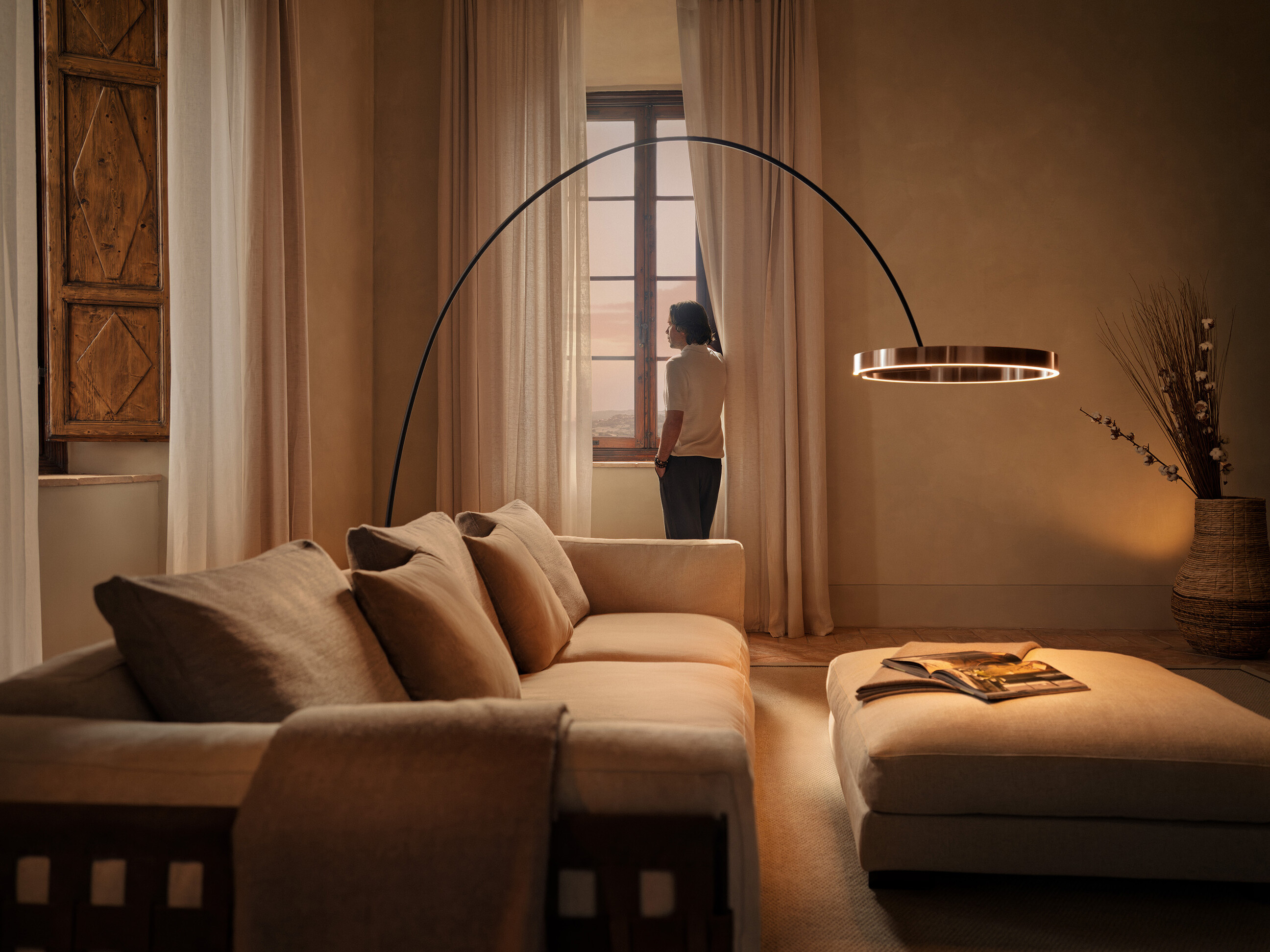 Occhio Mito largo in living room situation with people